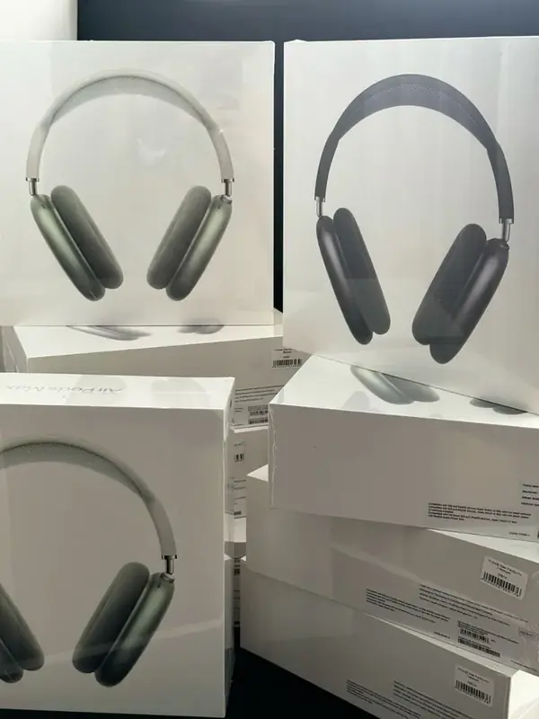Apple AirPods Max Pallet