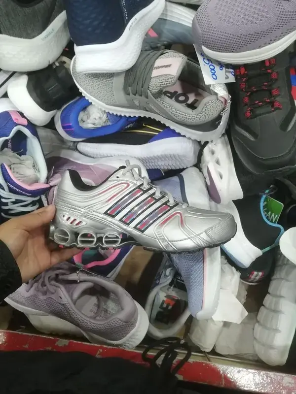 Athletic Shoes & Sneakers Pallet