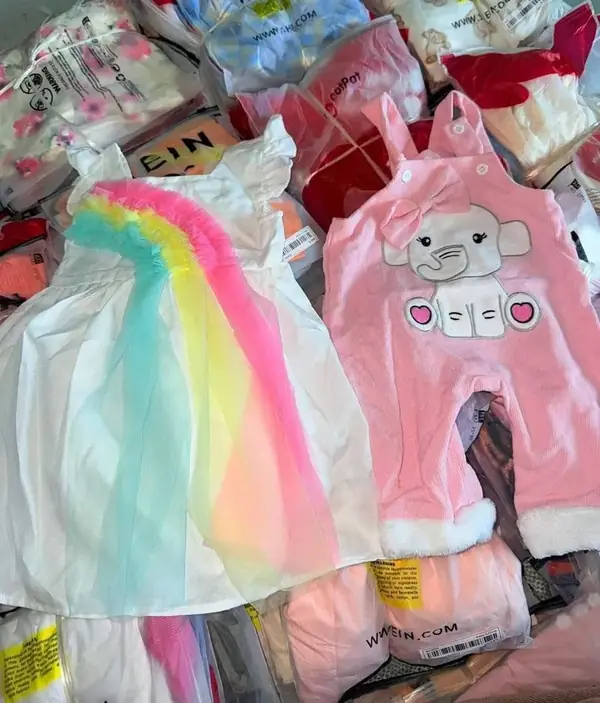 Baby Clothes Pallet