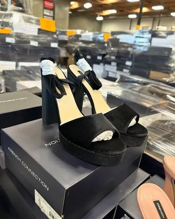 High Heel Shoes Pallet