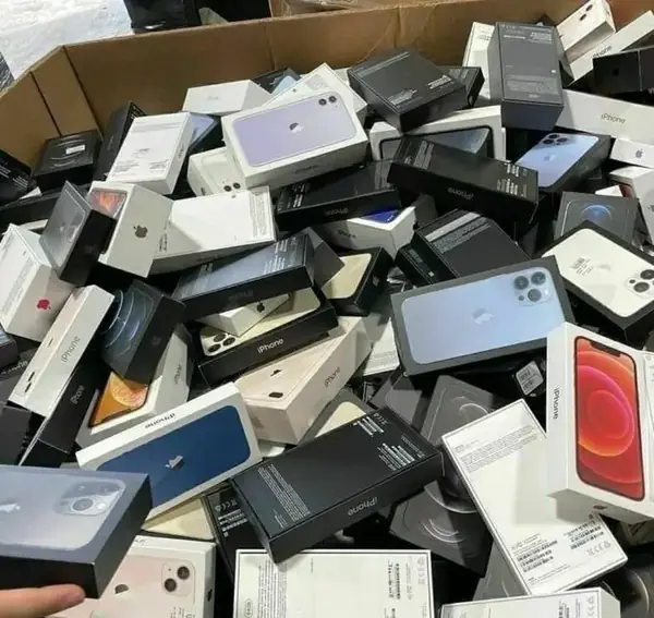 iPhone Mixed-Model Pallet