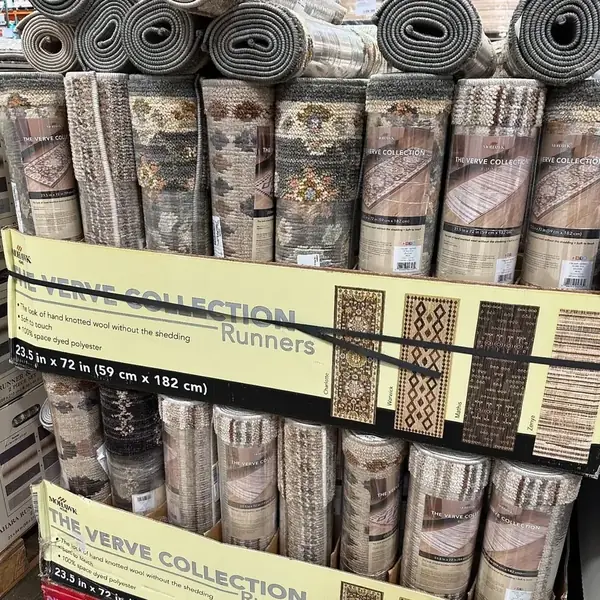 Rugs & Carpet Pallet