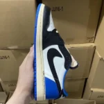 PlayStation 4 Slim - Image 2